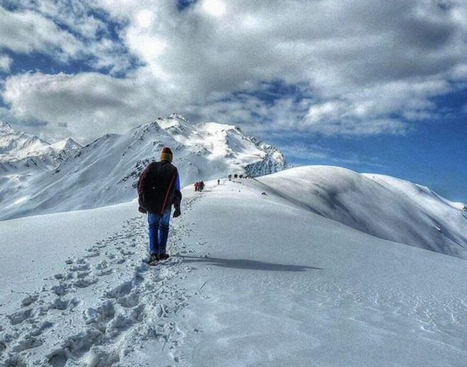 Sar Pass Circuit Trek Image